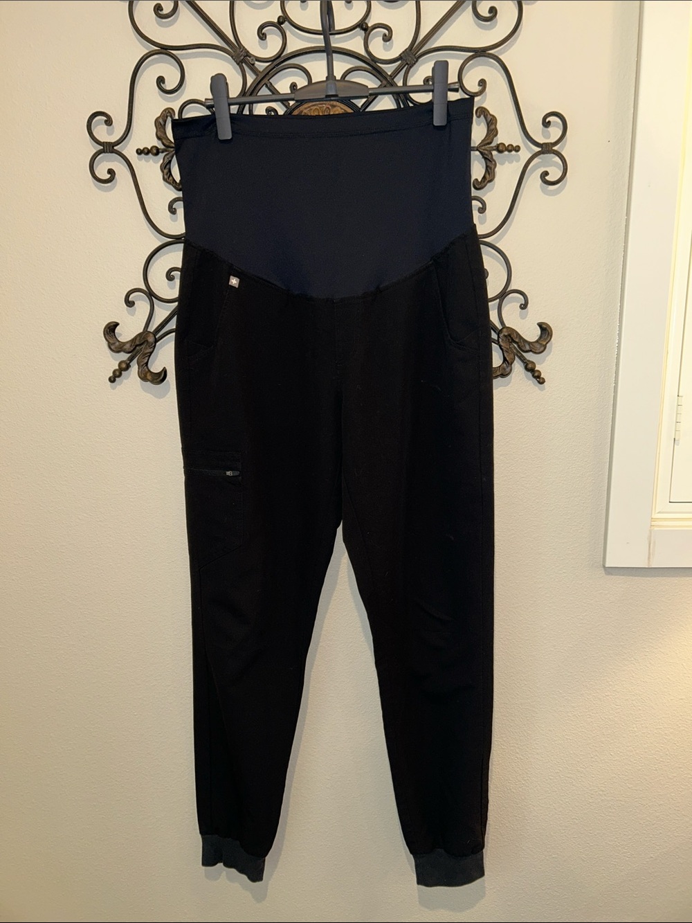 FIGS TECHNICAL COLLECTION MATERNITY SCRUB PANTS BLACK MEDIUM TALL